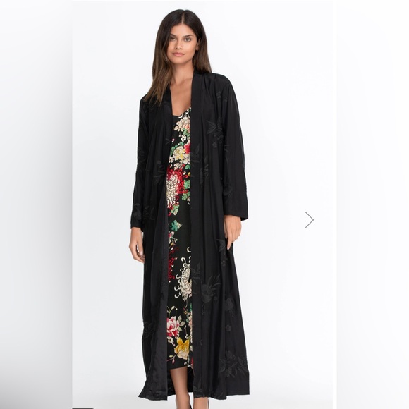 NWT Johnny Was|| SILK CHARMEUSE EMBROIDERED ROBE/KIMONO size large - Picture 3 of 16
